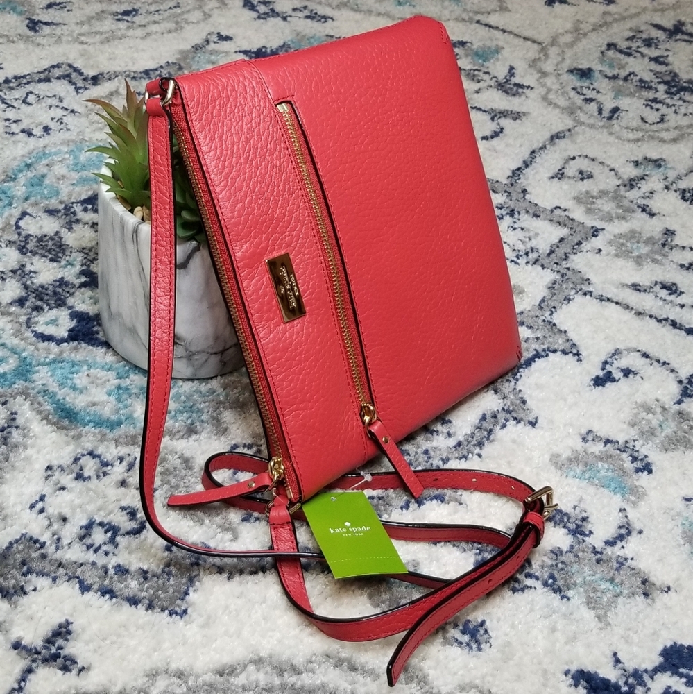 š„LAST ONEš„ Kate Spade Rima Crossbody in Red - Picture 5 of 7
